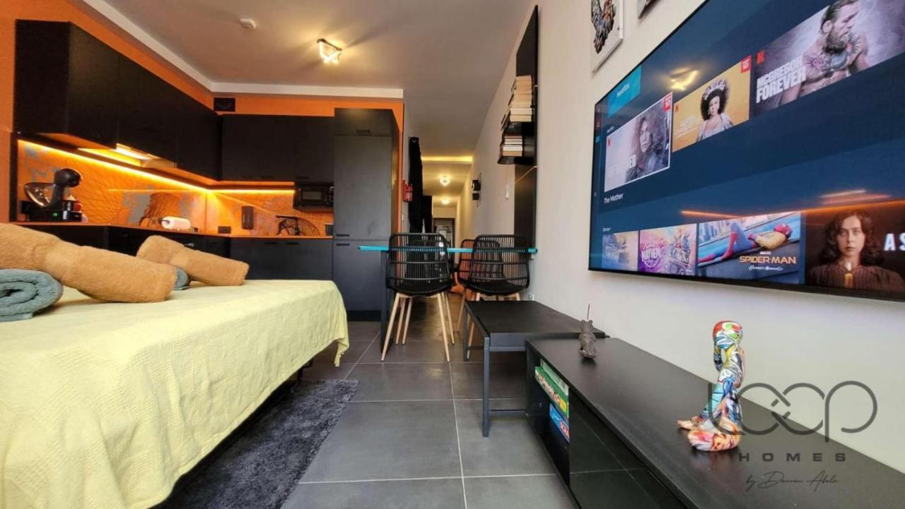 Modern - 50 M From Sea - Free Wi-Fi - Super Cool - Terrace - Fully Air-Conditioned Сент-Полс-Бей Экстерьер фото