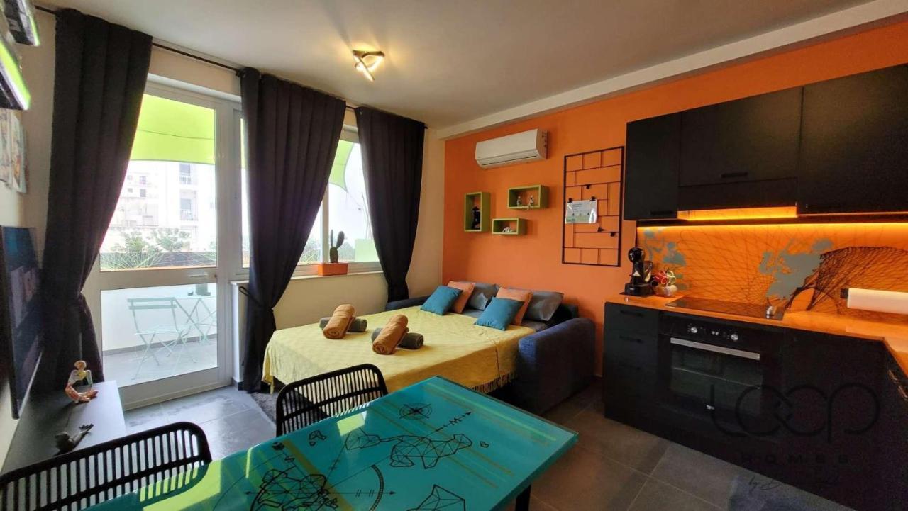 Modern - 50 M From Sea - Free Wi-Fi - Super Cool - Terrace - Fully Air-Conditioned Сент-Полс-Бей Экстерьер фото